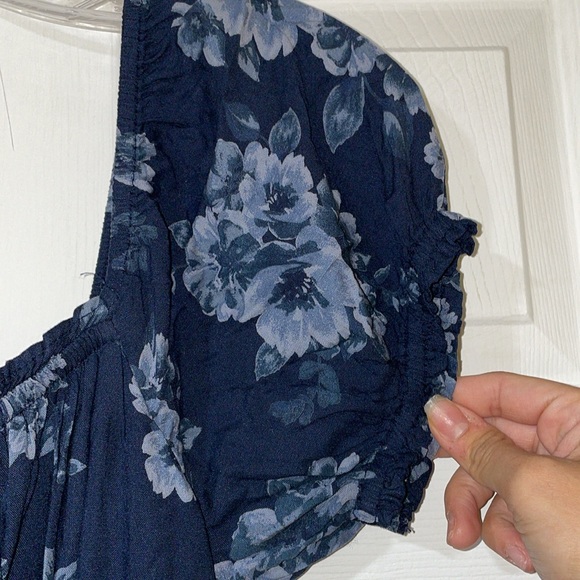 Lovely hollister dress - Picture 6 of 11